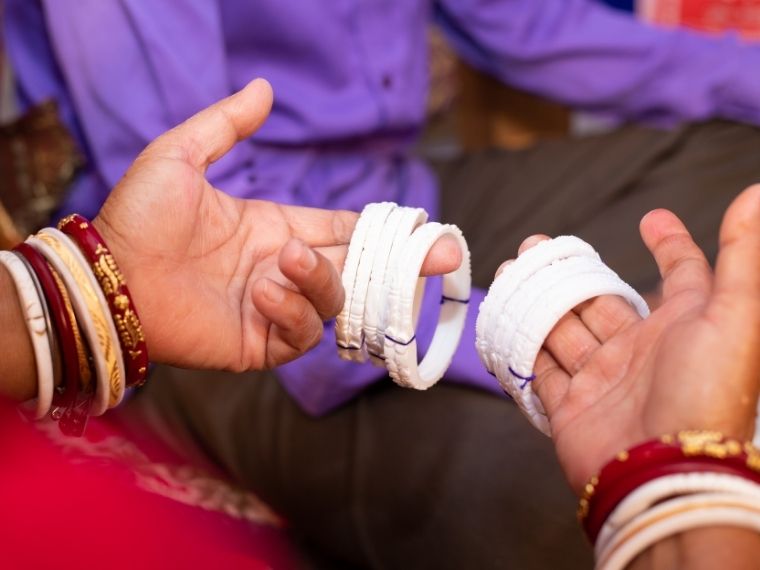 Bengali Shankha Pola