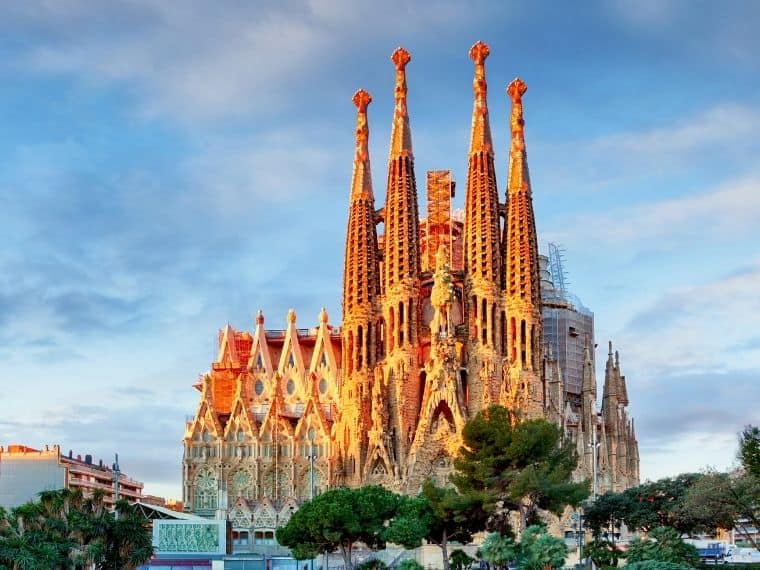 La-Sagrada-Familia-Instagram Captions